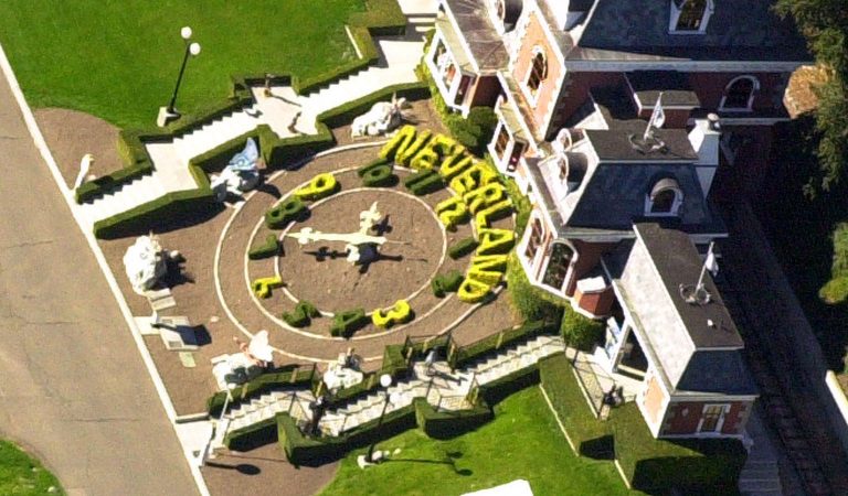 Glimpse Inside Neverland Ranch, Michael Jackson’s Infamous Former Residence Glimpse Inside Neverland Ranch, Michael Jackson’s Infamous Former Residence