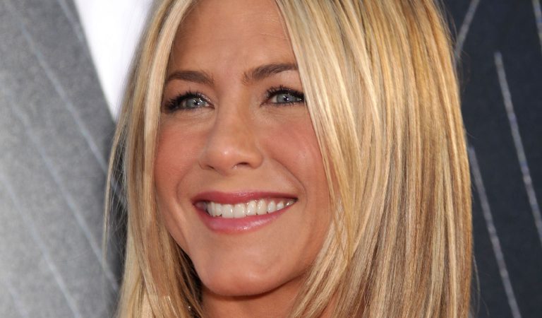 10 Ridiculously Stunning Photos Of Jennifer Aniston 10 Ridiculously Stunning Photos Of Jennifer Aniston