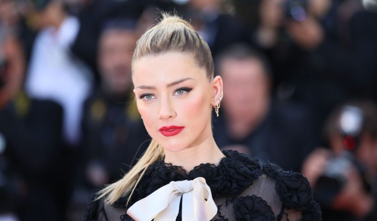 10 Ridiculously Stunning Photos Of Amber Heard 10 Ridiculously Stunning Photos Of Amber Heard