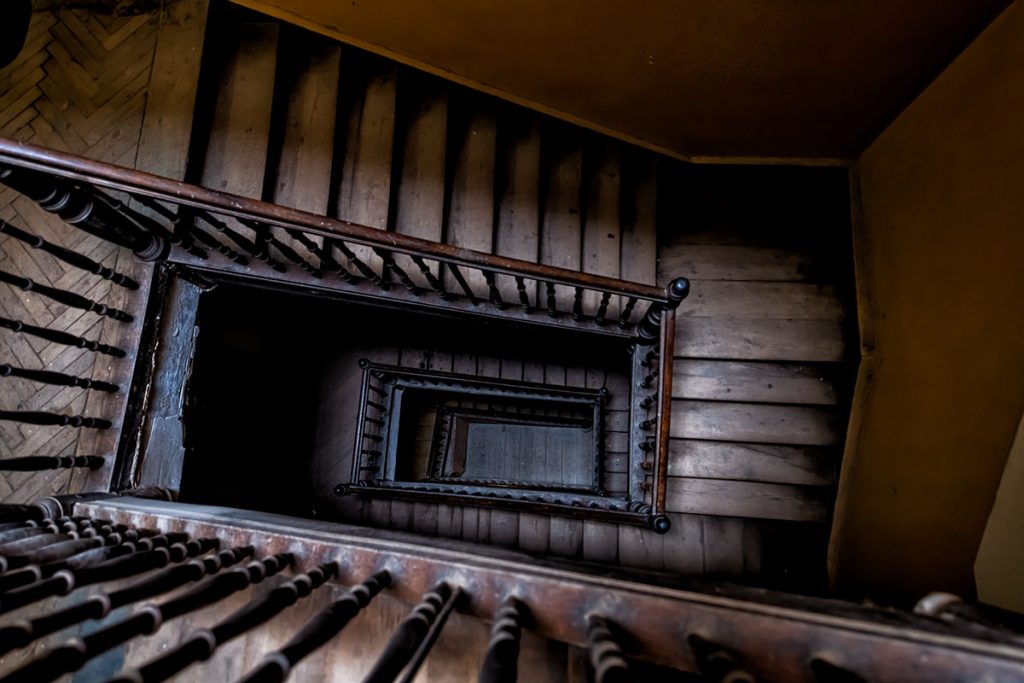 10 Eerie Details Surrounding The Winchester Mystery House Factionary